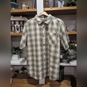 Legendary Whitetails Short Sleeve Casual Plaid Button Up in Green Size XL